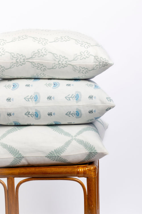 20x20" Pillow in Ellie, Blue
