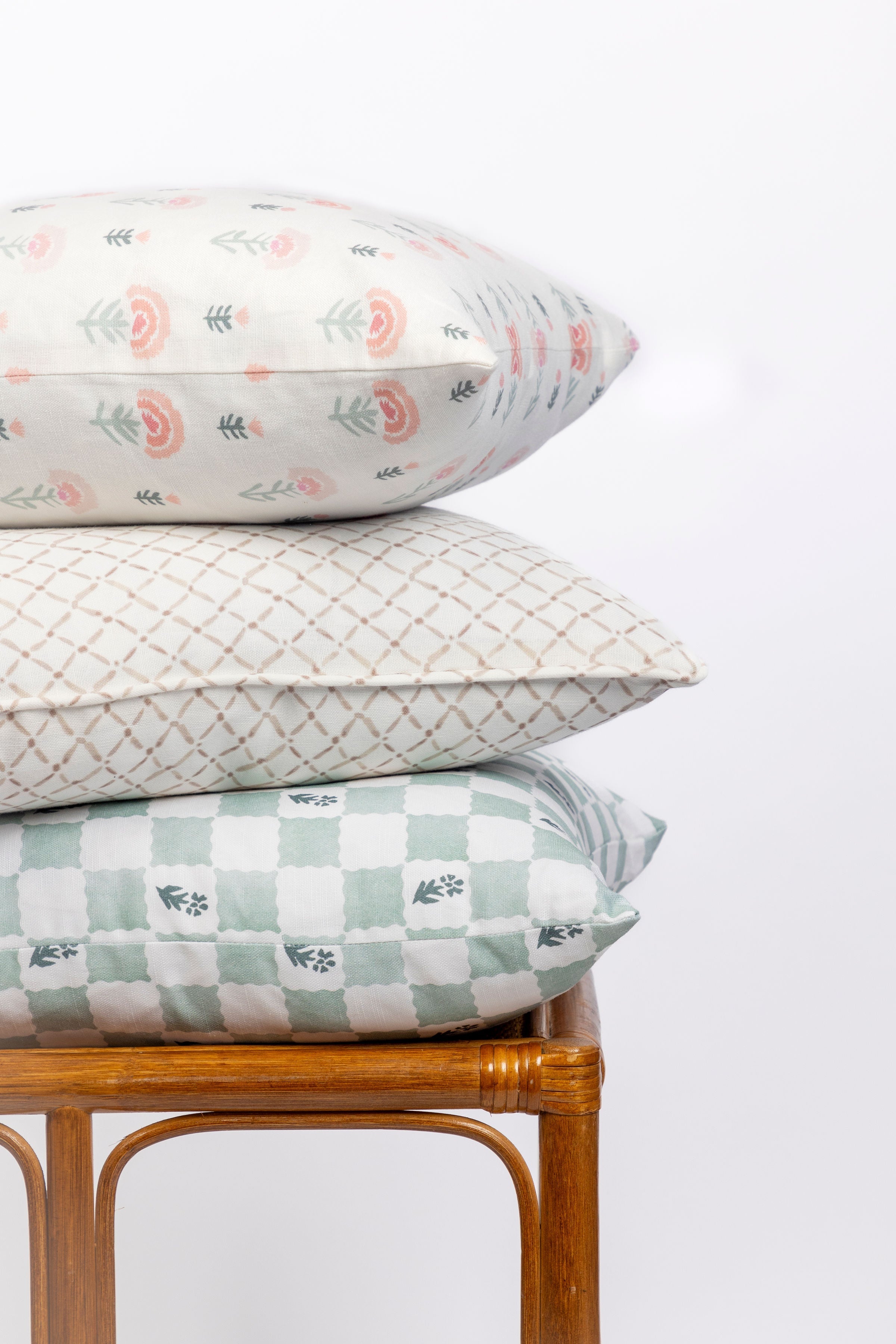 20x20" Pillow in Check Fleur, Green